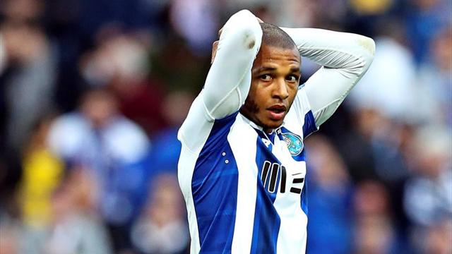 El Oporto empata con el Vitoria de Setúbal y sigue a un punto del Benfica