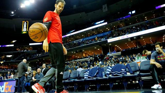 105-90. Batum y Walker dan victoria y esperanza a Hornets; Calderón, 2 puntos