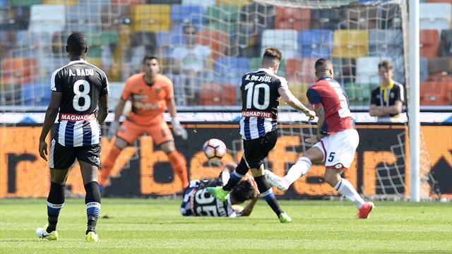 Lapadula ko al ginocchio in Udinese-Genoa: rischia 45 giorni di stop Lapadula ko al ginocchio in Udinese-Genoa: rischia 45 giorni di stop