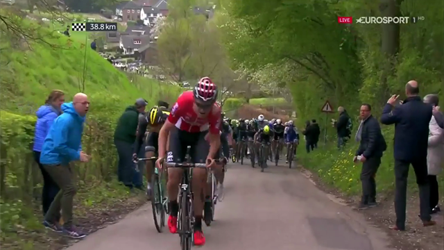 Amstel Gold Race 2017: El corte que eliminó a Valverde de la lucha por la victoria Amstel Gold Race 2017: El corte que eliminó a Valverde de la lucha por la victoria