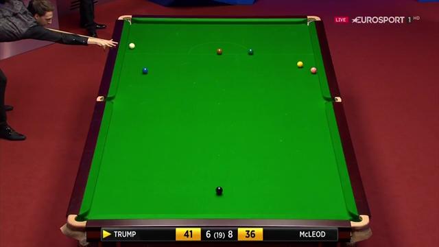 Gran colpo di Judd Trump: gialla in buca dopo 3 sponde Gran colpo di Judd Trump: gialla in buca dopo 3 sponde