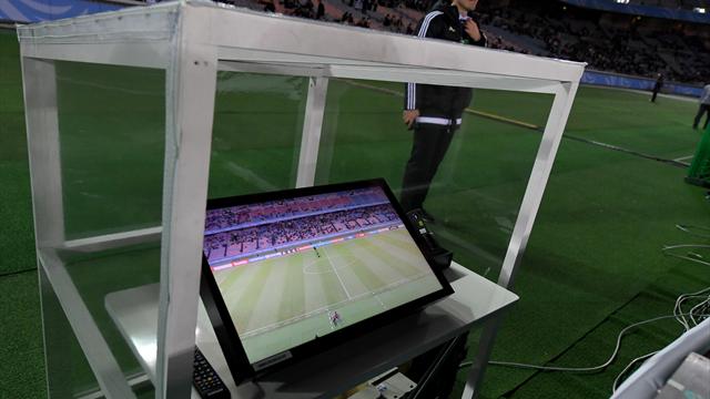 Italien und Niederlande führen Videoschiedsrichter ein