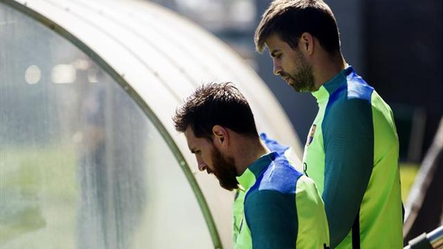 Messi y Cristiano protagonizan tremendo beso de amor