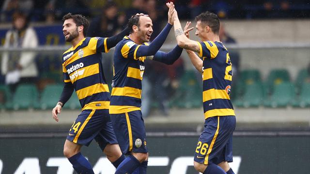 Verona cuore infinito: batte 3-2 il Vicenza in rimonta al 95’ e vede la Serie A
