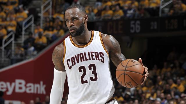 Cleveland passe aussi à la pub sur son maillot