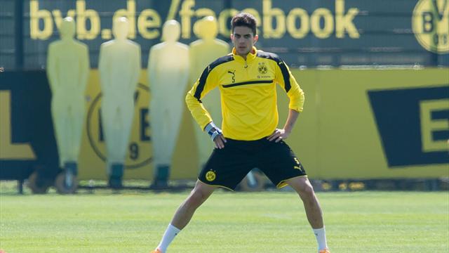 Marc Bartra se entrena con el grupo por primera vez tras el atentado