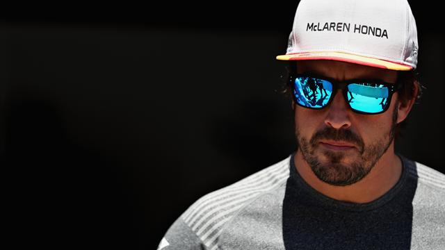 Alonso swaps notes with Andretti at Indy 500 practice