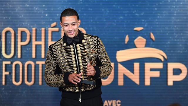 Avec son look à la Michael Jackson, Depay a illuminé les Trophées UNFP