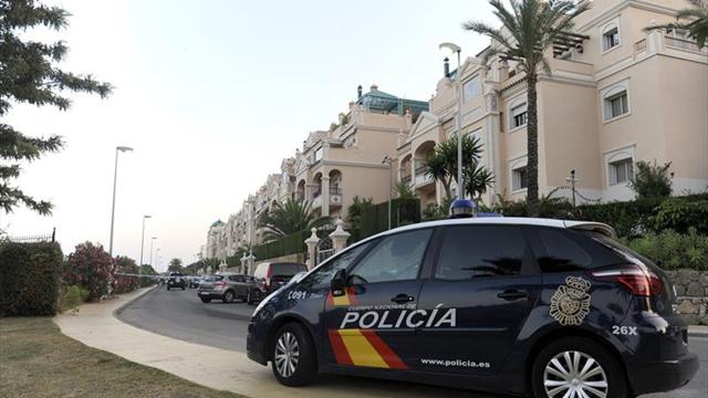 Equipo español suspende a un jugador por ayudar a un inmigrante | Deportes