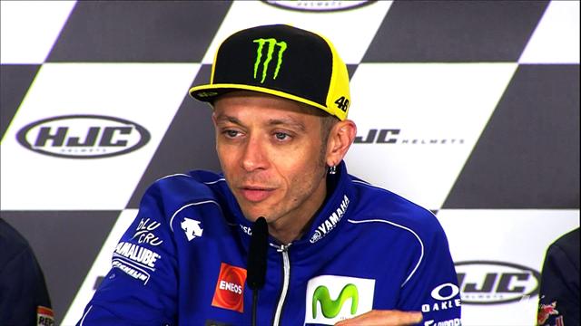 Rossi inquiet pour Hayden : "La situation est délicate, c'est une très mauvaise nouvelle" Rossi inquiet pour Hayden : "La situation est délicate, c'est une très mauvaise nouvelle"