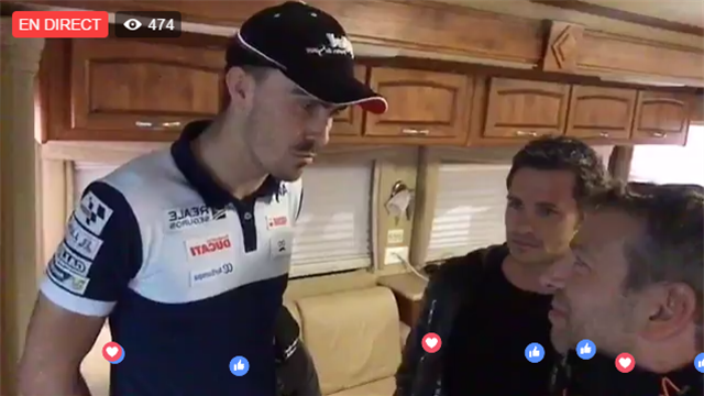 Randy de Puniet vous fait visiter le motorhome de Loris Baz en Live Facebook