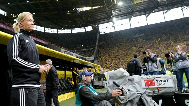 Bundesliga'ya ilk kadın hakem