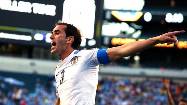 Godín se cae de lista de Tabárez por lesión y Cáceres vuelve tras un año y medio