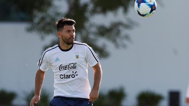 Sin entrenador oficial, Argentina convoca para los partidos con Brasil y Singapur
