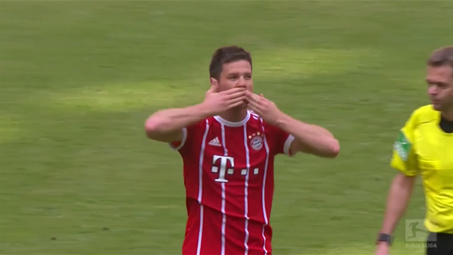 Pour leurs adieux, Xabi Alonso et Lahm ont reçu une standing ovation de l'Allianz Arena