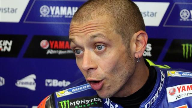 Moto GP: Rossi sufrió un accidente y tuvo que ser hospitalizado