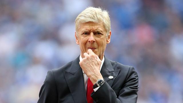 La Premier League a bel et bien commencé : Wenger se fait déjà troller