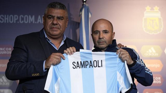 Nouveau sélectionneur de l'Argentine, Sampaoli veut "entourer Messi de joueurs compatibles"