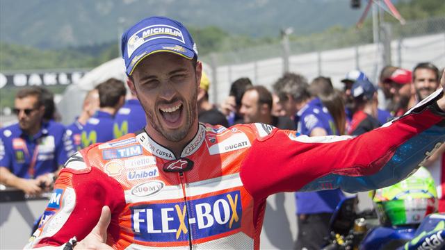 MotoGp Italia: Vinales in pole, secondo un immenso Vale Rossi