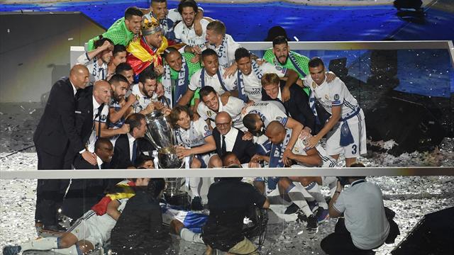 El fiestón del Real Madrid con su gente tras coronarse de nuevo rey de Europa El fiestón del Real Madrid con su gente tras coronarse de nuevo rey de Europa