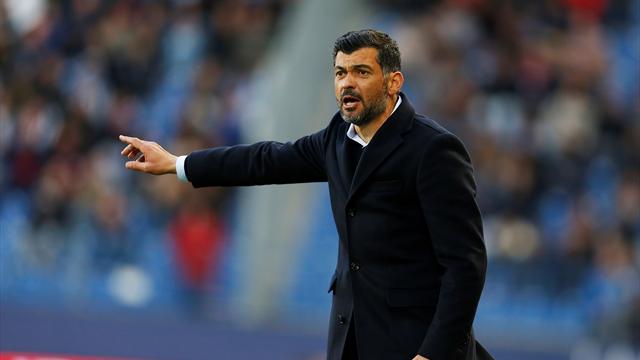 Porto eski futbolcusuna emanet