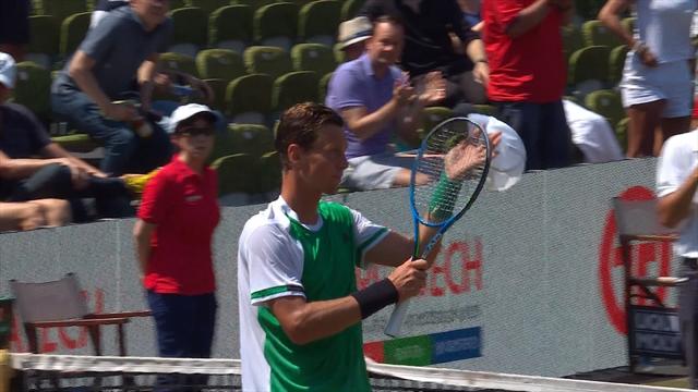 Berdych sort Tomic en deux sets : les temps forts en vidéo