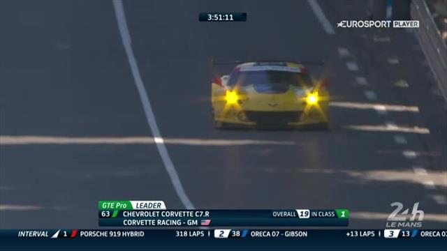 Colpo di scena alla Le Mans: si ferma la Porsche #1 in testa alla corsa Colpo di scena alla Le Mans: si ferma la Porsche #1 in testa alla corsa