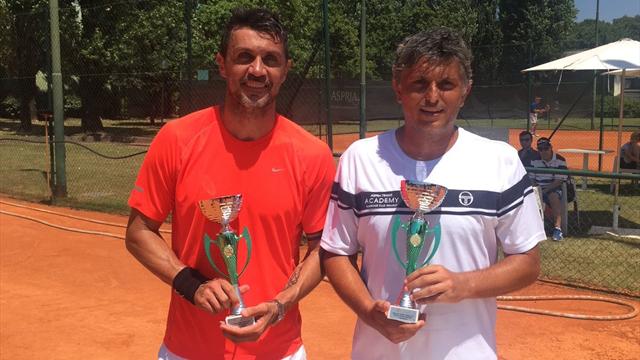 Maldini va disputer un tournoi de... tennis