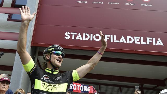 Nicola chiude il suo Giro d'Italia in bici al Filadelfia: "Esperienza che non dimenticherò"
