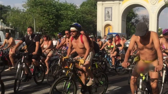 Freizügiger Protest in Mexiko: "Nackt-Radeln" gegen Umweltverschmutzung Freizügiger Protest in Mexiko: "Nackt-Radeln" gegen Umweltverschmutzung