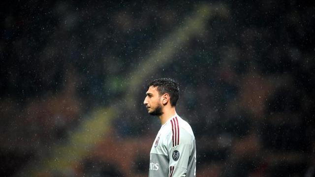 Raiola: "El Milan amenazó a Donnarumma con truncarle la carrera"