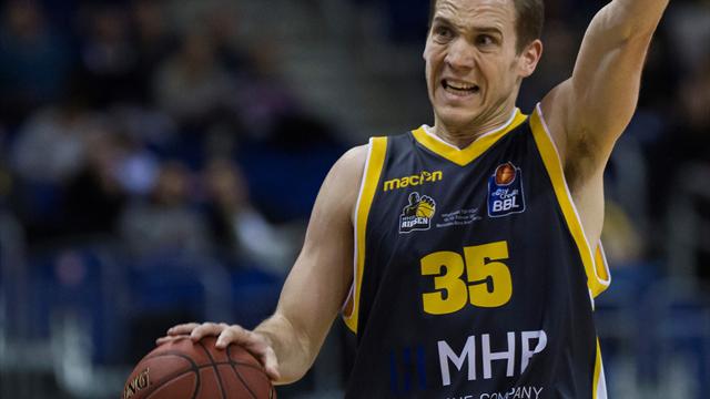 EWE Baskets Oldenburg holen Guard Loesing