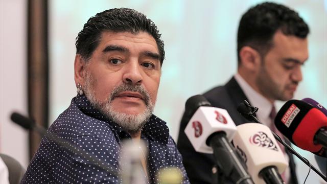 Maradona risponde a Dani Alves