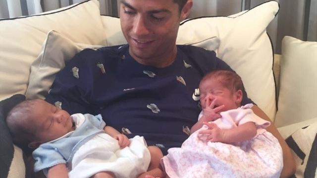 Son échec en Coupe des conf’ digéré, Ronaldo partage son bonheur d’avoir rencontré ses enfants