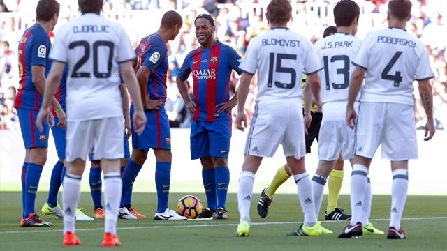 Ronaldinho régale encore : son magnifique combo petit pont-passe aveugle en vidéo