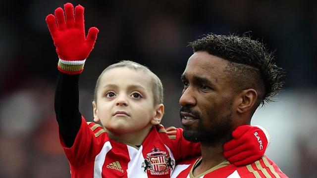 L’Angleterre et Jermain Defoe pleurent le petit Bradley
