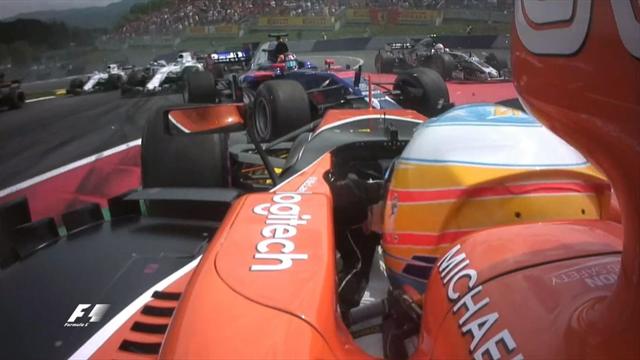 Nuevo infortunio de Alonso: Abandono en la primera vuelta tras ser embestido por Kyvat
