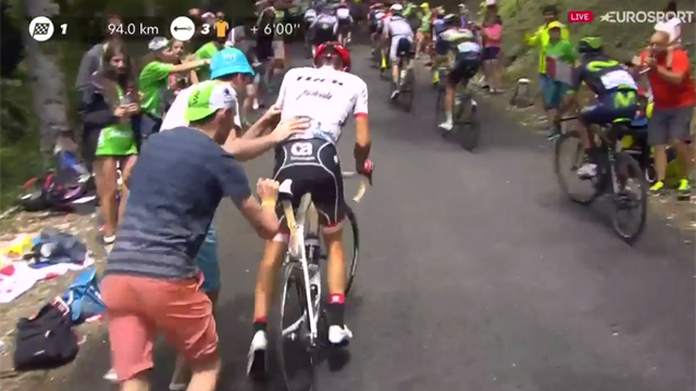 Tour de Francia 2017: Caída de Alberto Contador en la subida al Grand Colombier Tour de Francia 2017: Caída de Alberto Contador en la subida al Grand Colombier