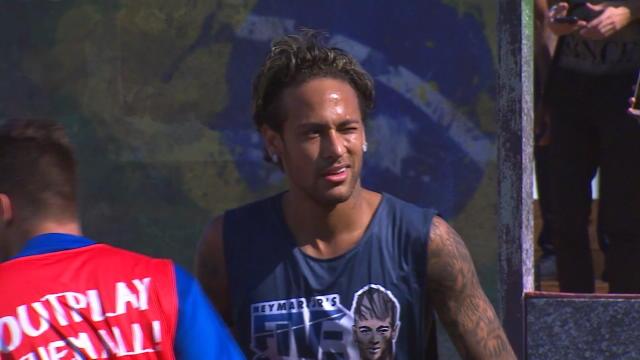Même en vacances, Neymar fait le show !
