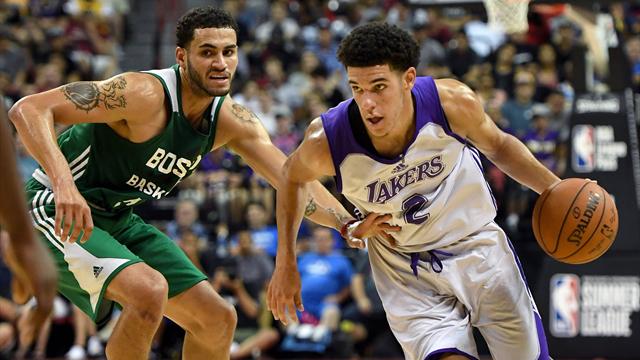 Tripla doppia per Lonzo Ball alla seconda partita, distorsione per Fultz