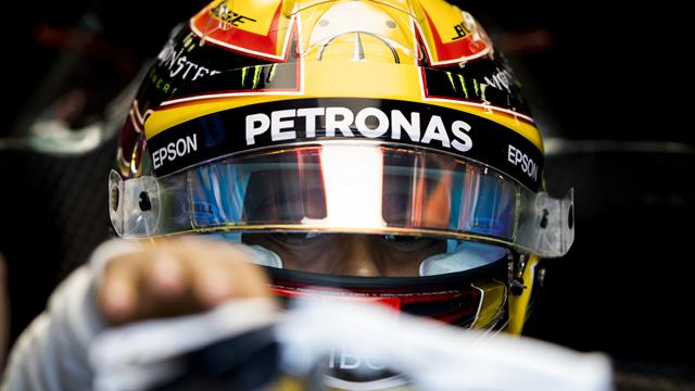Hamilton takes British Grand Prix pole to thrill Silverstone fans