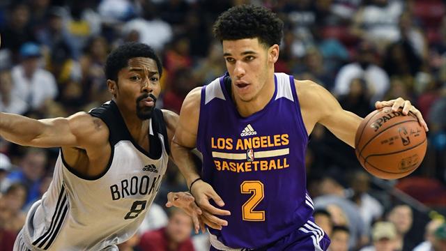 Lonzo Ball mette le scarpe di Curry: Lakers in semifinale in Summer League