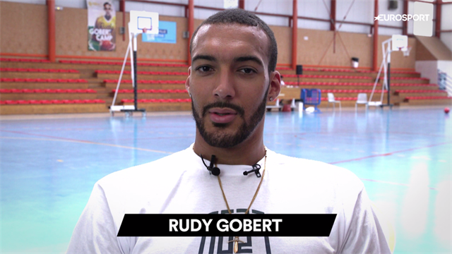 Jordan ou Bryant ? Emoji trèfle... ou emoji caca ? L'interview dilemme de Rudy Gobert Jordan ou Bryant ? Emoji trèfle... ou emoji caca ? L'interview dilemme de Rudy Gobert