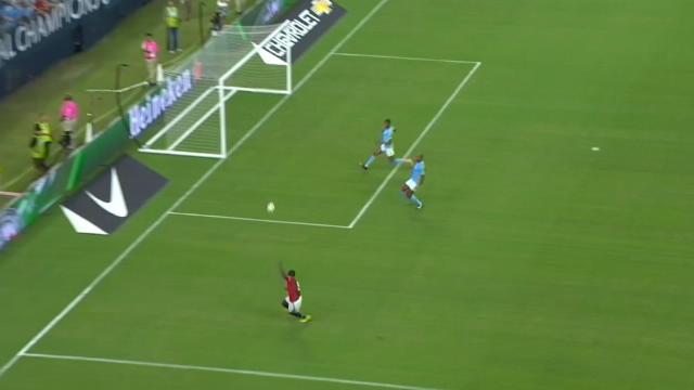 Un but en angle fermé sur un service de Pogba : Lukaku a déjà fait mal à City