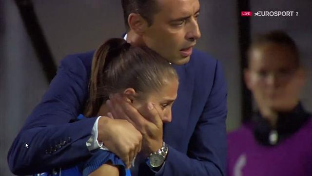Expulsion de Périsset et but suisse dans la foulée : le début de match cauchemar des Bleues