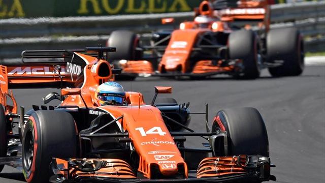 Alonso recupera la sonrisa