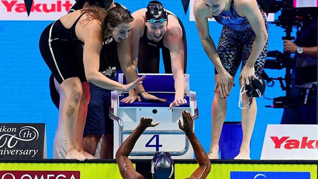 El relevo femenino 4x100 estilos estadounidense bate el récord mundial