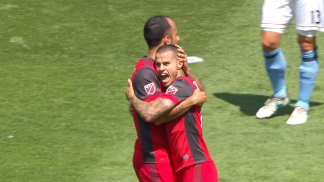 Avec (notamment) deux merveilles de Giovinco, Toronto a étrillé New York City