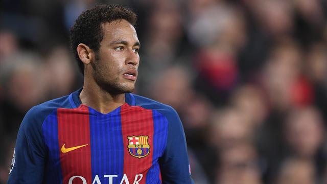Neymar est à Porto, mais le Barça lui interdit de passer une visite médicale