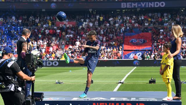 Ibrahimovic, doublé, Barça : les 5 choses à savoir sur les débuts de Neymar au Parc